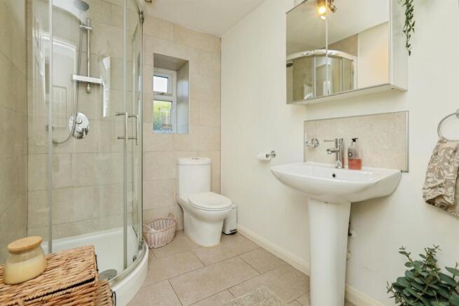 5 bed Detached for sale Image 10