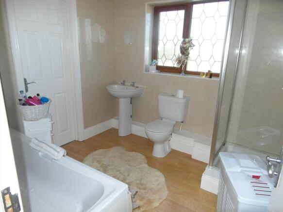 'JACK 'N' JILL' EN-SUITE