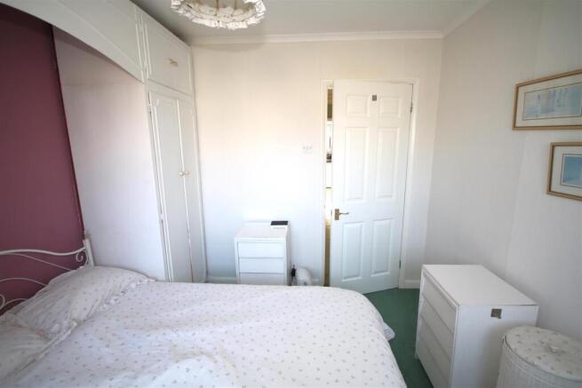 Bedroom 2b.JPG