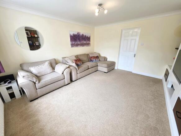 4 bed Detached for sale Image 4