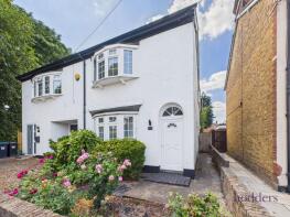 215c, Chertsey Road, Addlestone KT15 2EN