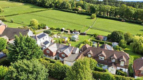 Warren Corner, Ewshot, Farnham, Surrey, GU10