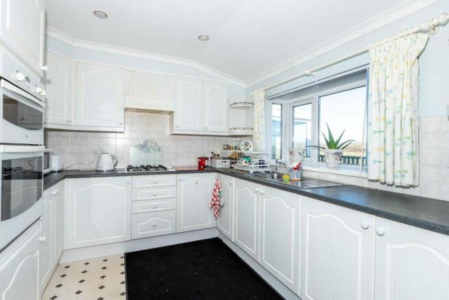 The Broadway, Lancing photo 4