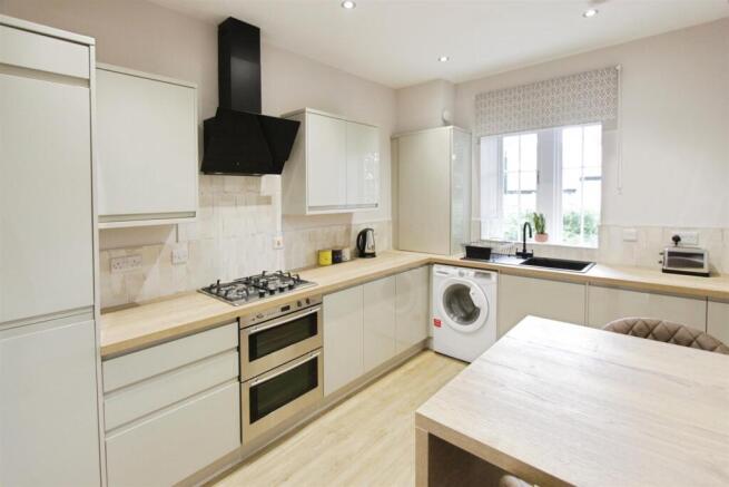 a0d26cbc-Kitchen.JPG