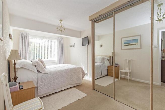 Bedroom 1-1.jpg