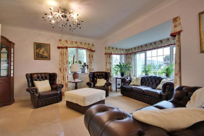3 bed Detached Bungalow for sale Image 4
