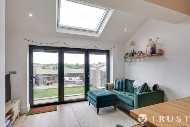 3 bed Semi-Detached for sale Image 11