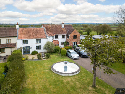 7 bed detached - Riverside Cottage Holidays, Oldford Farm, Frome, BA11 2NF image 12