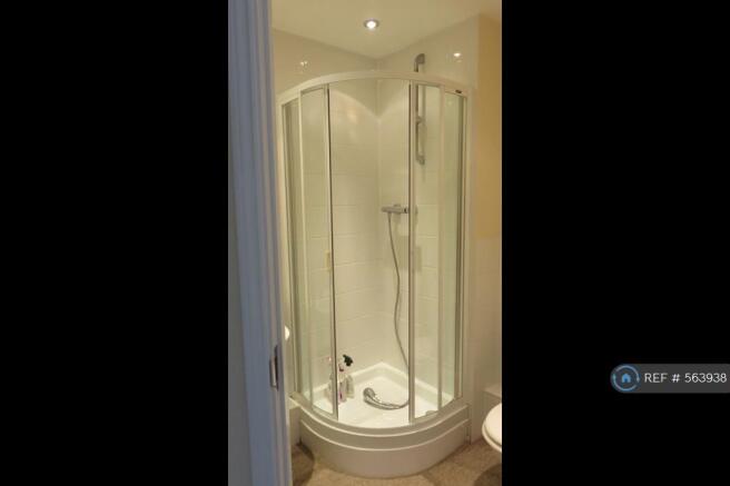 Bed 1 On-Suite Pic 1