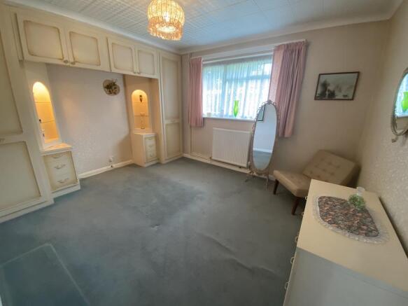 Bedroom 2.JPG