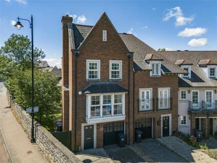 Hyndford Crescent, Greenhithe, Kent, DA9