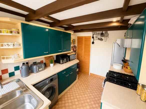 3 bed Town House for sale Image 2