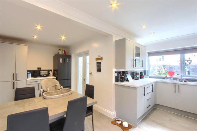 3 bed Semi-Detached for sale Image 8
