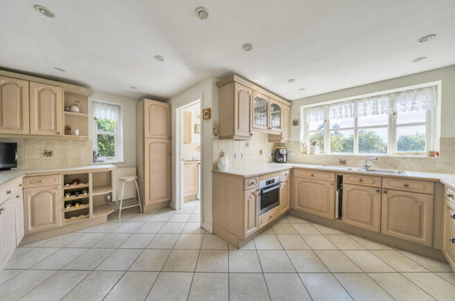 1336053-20-68935b...