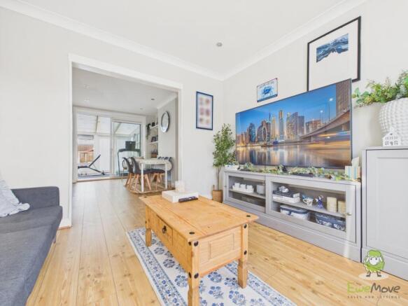 CAM01543G0-PR0178-STILL023