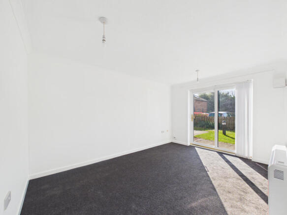 CAM02536G0-PR0085-STILL007