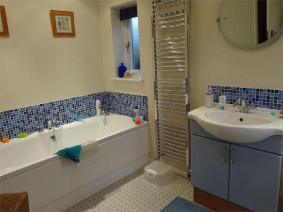 Photo 8