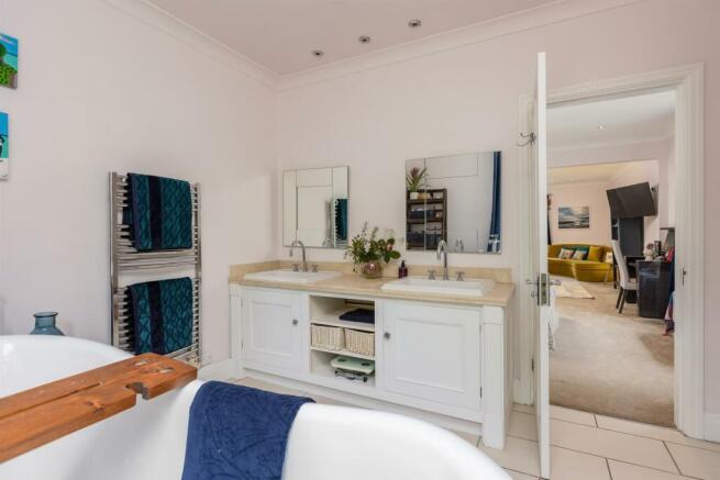 Bedroom 1 En Suite