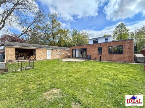4 bed Detached Bungalow for sale Image 5