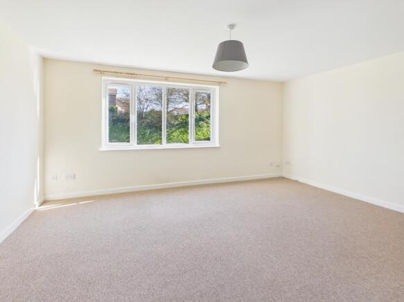 CAM02519G0-PR0407-STILL003