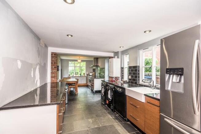 Kitchen Breakfast Room: