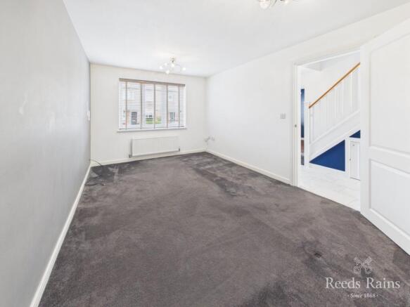 5 bed Detached for sale Image 7