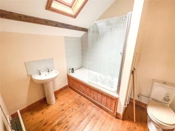 3 bed Apartment for sale Image 10