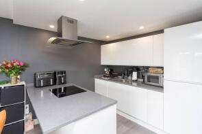 Flat 72, Swan Court, Waterhouse Street, Hemel Hempstead HP1 1DS