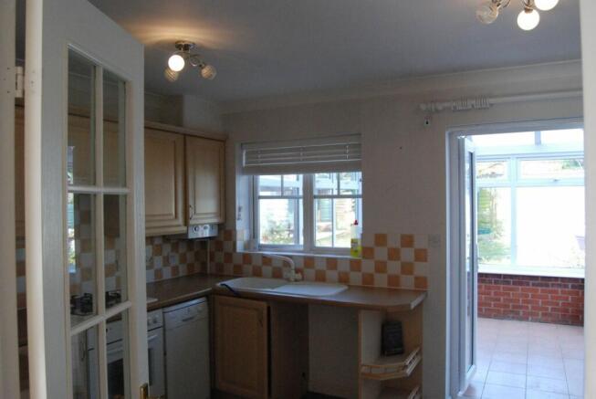 KITCHEN/DINING ROOM