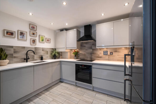 1376078-7-690dc48...