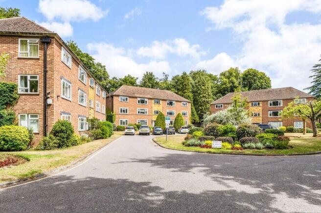 2-bed flat on Virginia Water, Surrey, £299,950