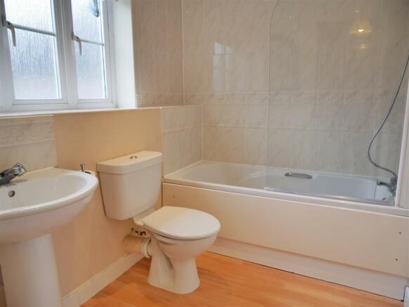 MAIN BATHROOM