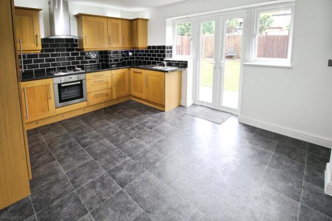 3 bed Semi-Detached to rent Image 4