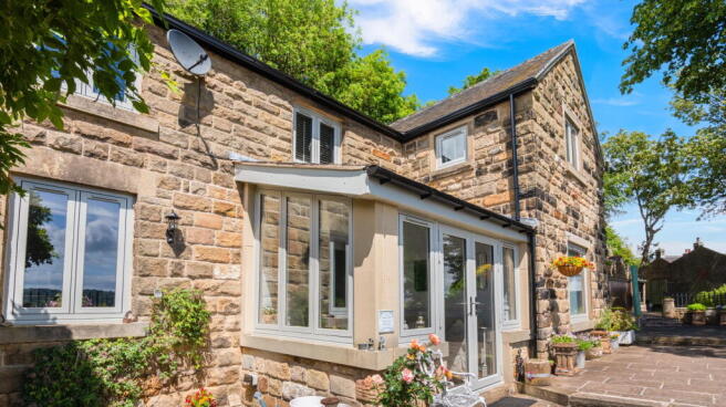 4 bed Barn Conversion for sale Image 4