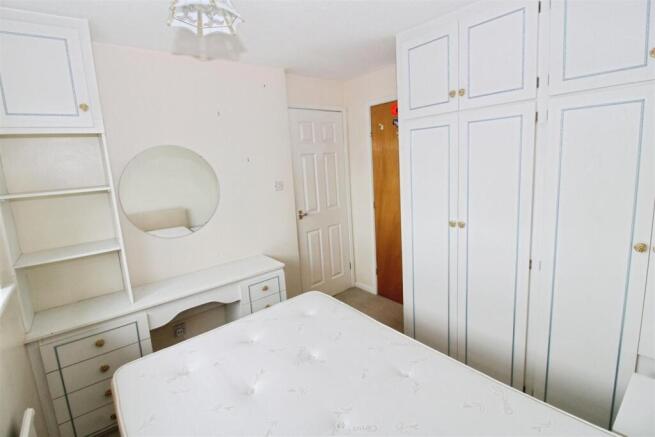 3 bed Semi-Detached for sale Image 11