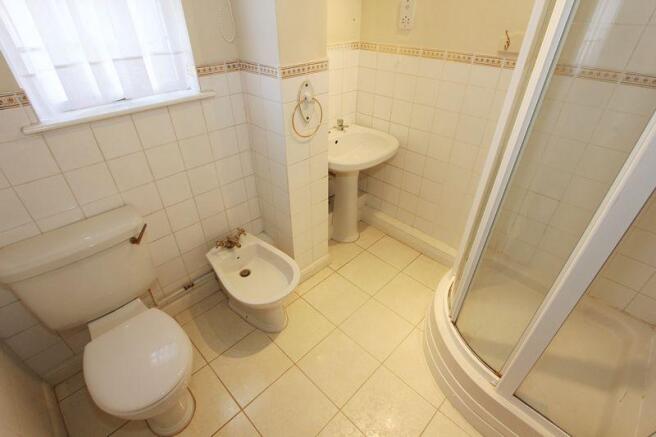 EN SUITE SHOWE...