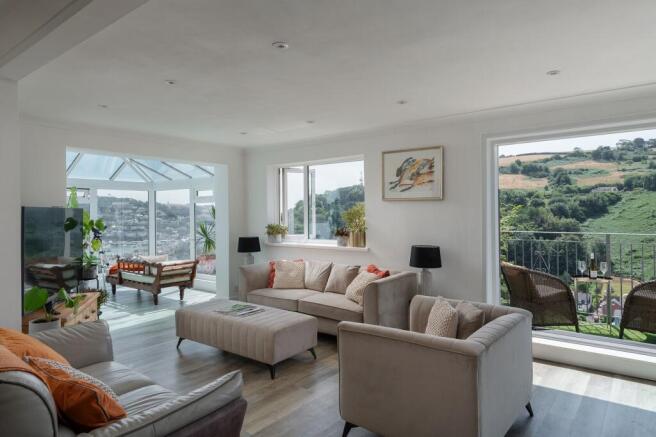 Living Area, 6 Thurlestone Gardens, Dartmouth