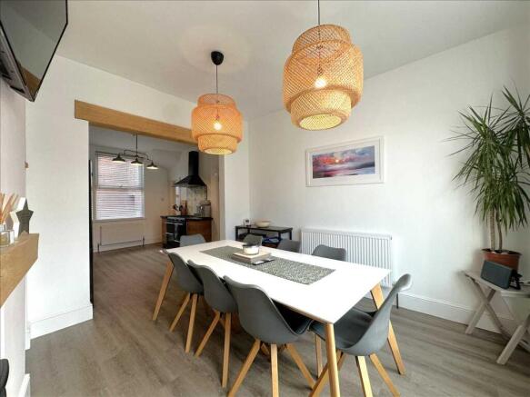 4 bed House for sale Image 5