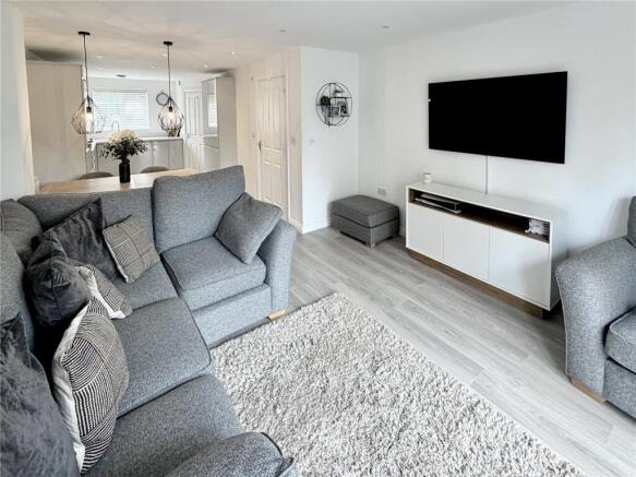 3 bed Semi-Detached for sale Image 8