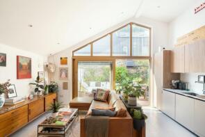 Flat 5, 76, County Street, London SE1 4AD