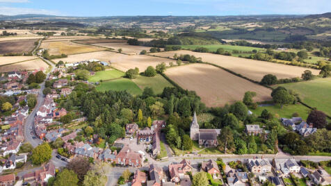 The Village, Clifton-on-teme