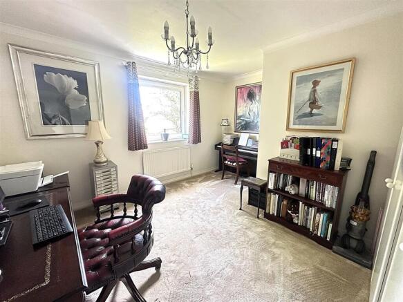 3 bed Detached for sale Image 10