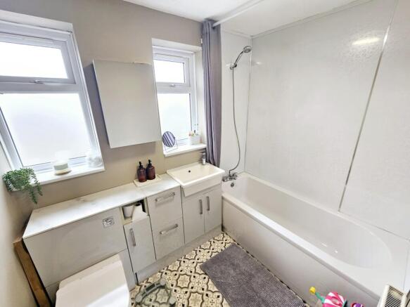 3 bed Terraced for sale Image 12