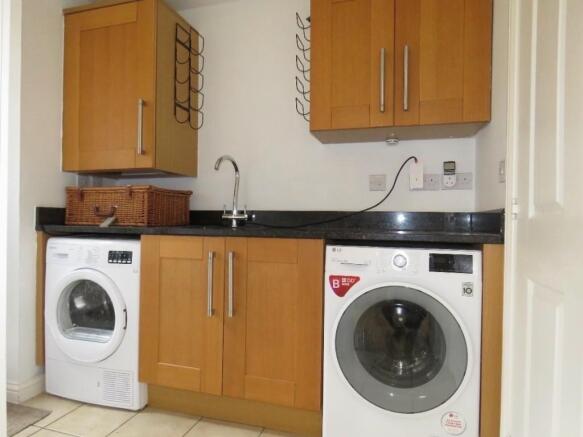 Scythe Close, Andover, Hampshire, SP11 photo 4