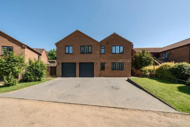 4 The Maples, Daventry