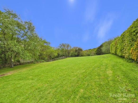 4 bed Detached for sale Image 9