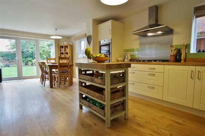 LIVING KITCHEN