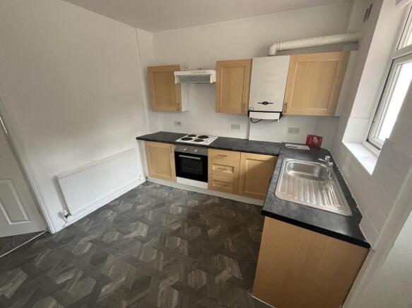 2 bed Terraced to rent Image 5