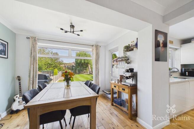 4 bed Semi-Detached for sale Image 7