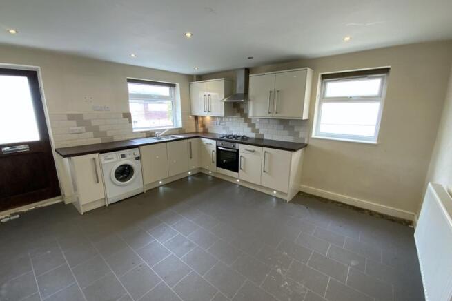 kitchen/dining room 